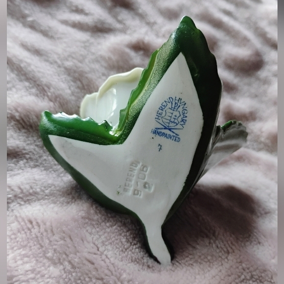 AUTHENTIC EUROPEAN ANTIQUE White Porcelain Rose - HOME DECOR - MADE IN HUNGARY🕊 - Picture 6 of 7